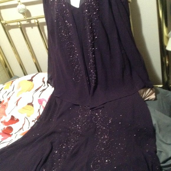 Formal dress - Picture 4 of 8